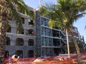 Hotel Sanctuary. Casas de Acero