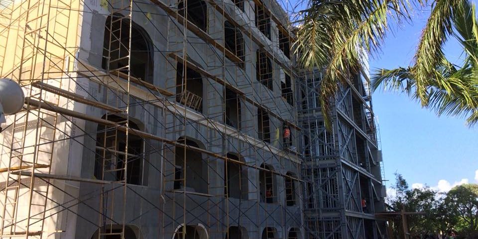 Hotel Sanctuary. Casas de Acero