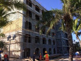 Hotel Sanctuary. Casas de Acero