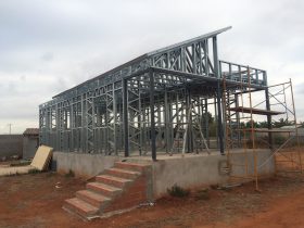 Unifamiliar Villarreal. Casas de Acero