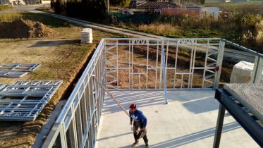 Unifamiliar Vilanova de Segrria. Lérida. casas de acero